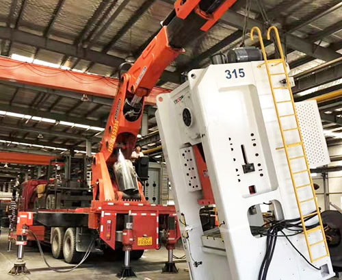 惠济附近随车吊出租，轻松解决运输难题